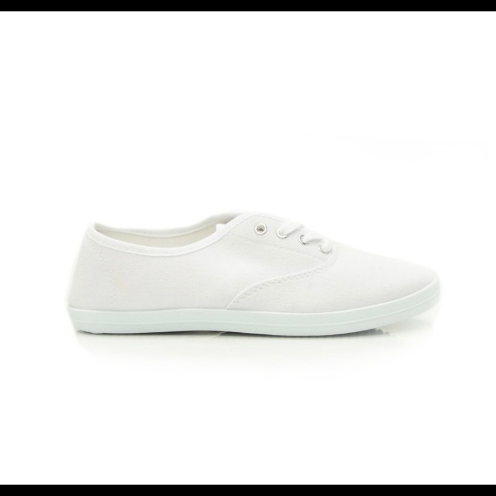 Fashion Nova sneaker